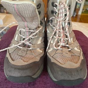 LL Bean women’s hiking boots size 9.5